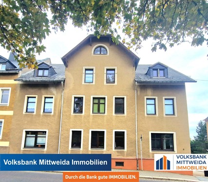 Straßenansicht - Schicke 3-Zimmer-Dachgeschosswohnung in zentraler Lage von Stollberg!