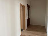 Flur mit Wohnungstür - 