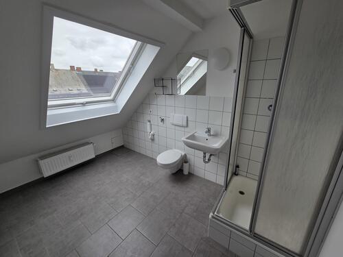 Tageslichtbad mit Dusche - 