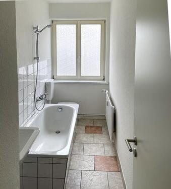 Tageslichtbad - Erdgeschoßwohnung mit 67,80 m² in Chemnitz zur Miete