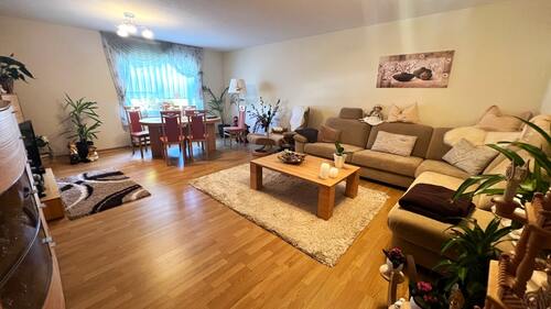 Wohnzimmer im DG - 10 Zimmer Einfamilienhaus zum Kaufen in Königsfeld