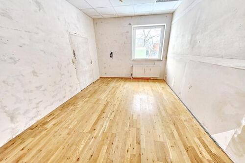 Renovierungsbedürftiges Kinderzimmer - 