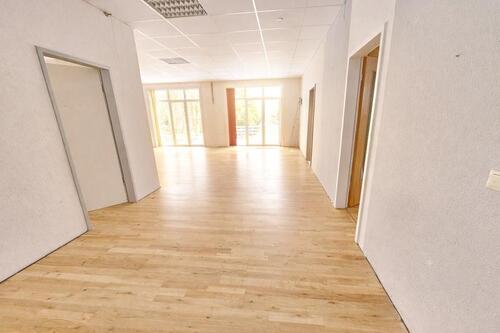 Flur - 5 Zimmer Einfamilienhaus in Hohenwestedt