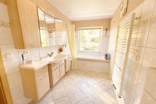 Grosses Badezimmer - 