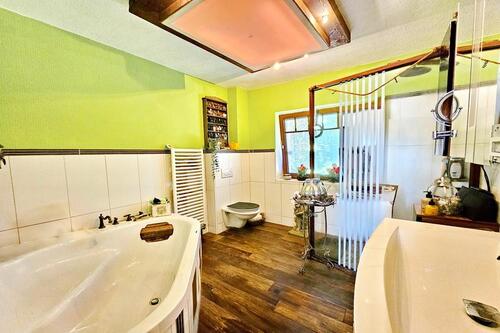 Grosszügiges Vollbad - 