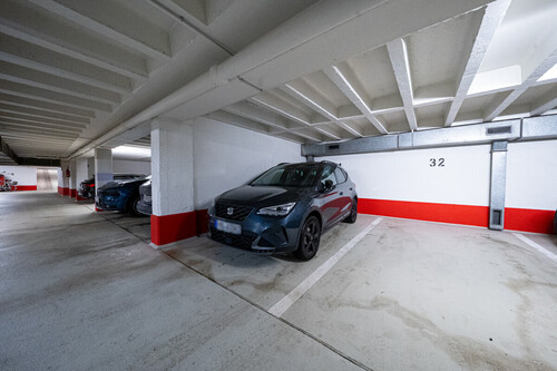 Tiefgaragenstellplatz - 