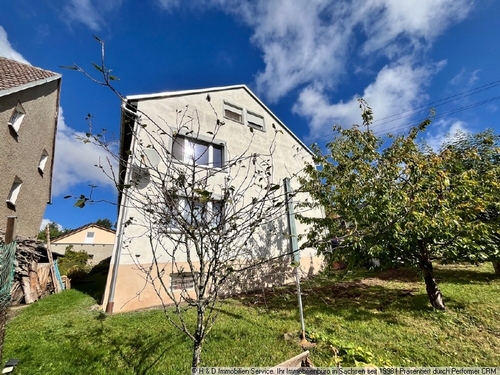 Blick Giebelseite - 6 Zimmer Doppelhaushälfte zum Kaufen in Klingenberg