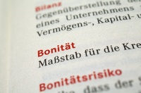 Welcher Kredit hilft bei finanziellen Engpässen?
